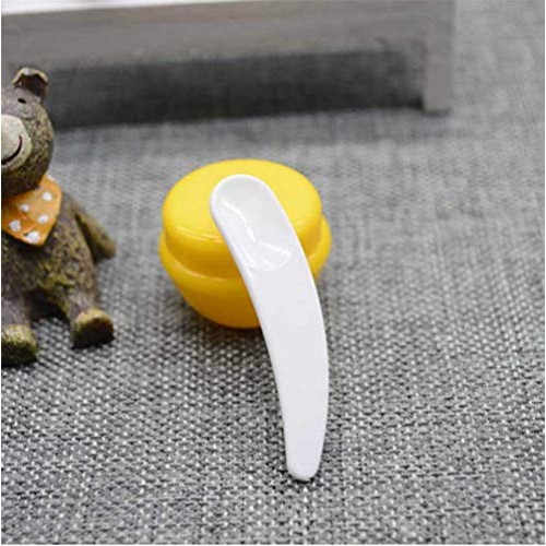 AKOAK 100 Pcs Mini Makeup Mask Spatula, Disposable Plastic Crescent Spoon, Cr...