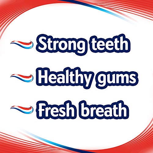 Aquafresh Cavity Protection Fluoride Toothpaste for healthy gums, Mint, 5.6 O...