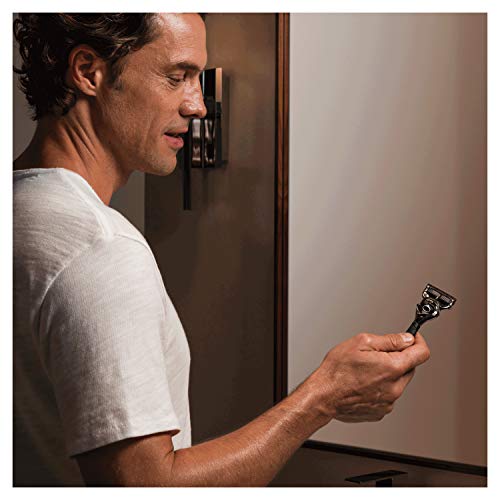 Gillette Proglide Shield Shave Gift Set for Men – 4 Proglide Shield Razor Bla...