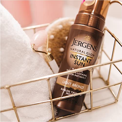 Jergens Natural Glow Instant Sun Body Mousse, Self Tanner for Light Bronze Ta...