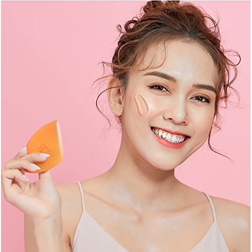 Real Techniques Miracle Complexion Beauty Sponge Makeup Blender with Case, Pe...