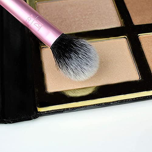 Real Techniques Professional Setting Makeup Brush, Helps Lock in Foundation a...