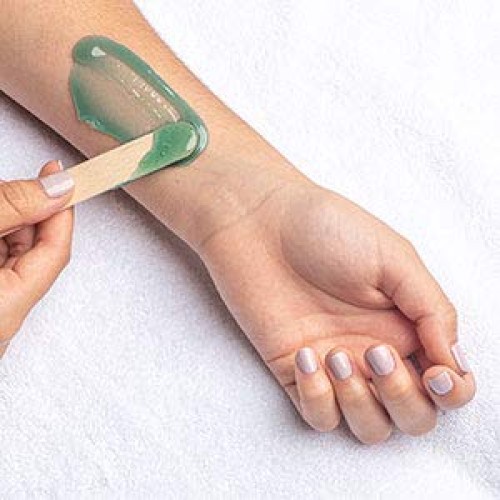 waxup Aloe Vera Microwave Wax Kit 7 ounces, 16 Assorted Wax Sticks, Stripless...